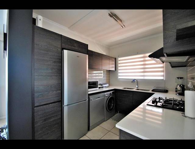 3 BEDROOM APARTMENT FOR SALE IN OAKDENE